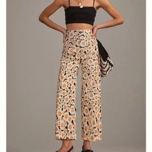 Maeve Colette Cropped Wide-Leg Pant in daisy print
